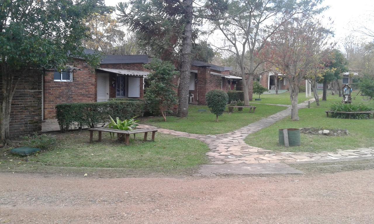 Brisas Del Rio Apart Hotel Termas del Daymán Exterior foto